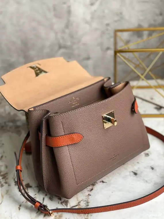 Frstbag ru BB VUITTON LOUIS EVER LOCKME 0413